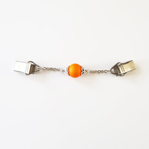 Vestsluiting met oranje kraal