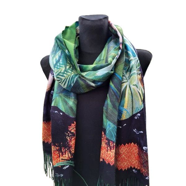 Mooie sjaal van wol met viscose met een zittende frida kahlo afbeelding