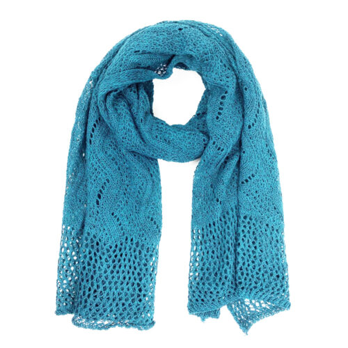 Gebreide sjaal licht petrol Mooie light petrolkleurige gebreide sjaal.