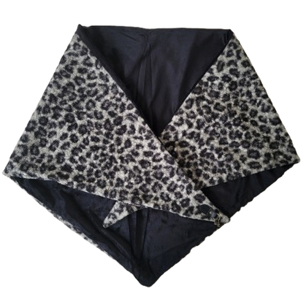 omslagdoek panter-imitatiebont zwart-grijs Dubbelzijdige omslagdoek met aan de ene kant faux fur en de andere kant panterstof