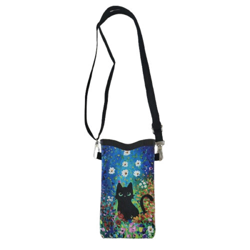 Telefoontasje zwarte kat in bloemenveld