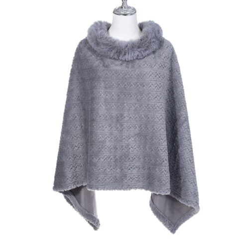 Poncho Celina grijs Mooie grijze poncho van imitatiebont met zichzagmotief