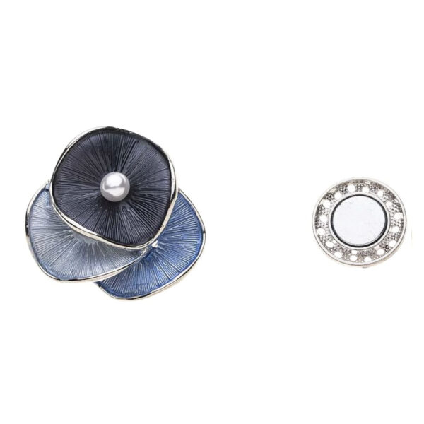 magneetbroche enya blauw Mooie blauwe magneetbroche met zilverkleurige accenten