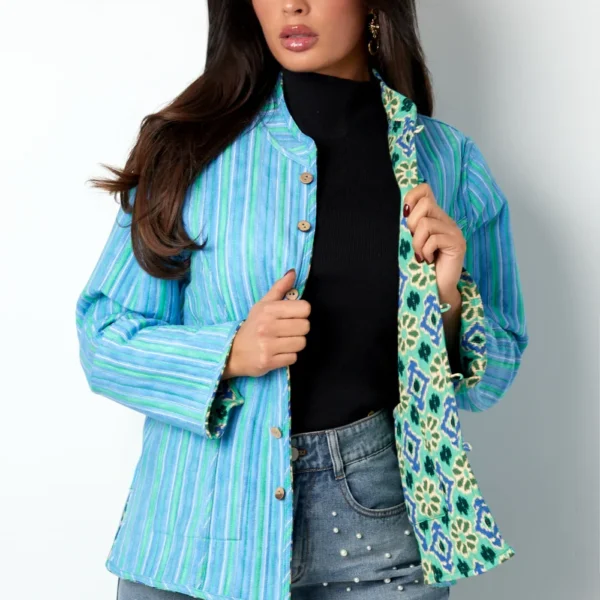 Blauw groen jasje met geometrische print Dubbelzijdig jasje met geometrisch patroon