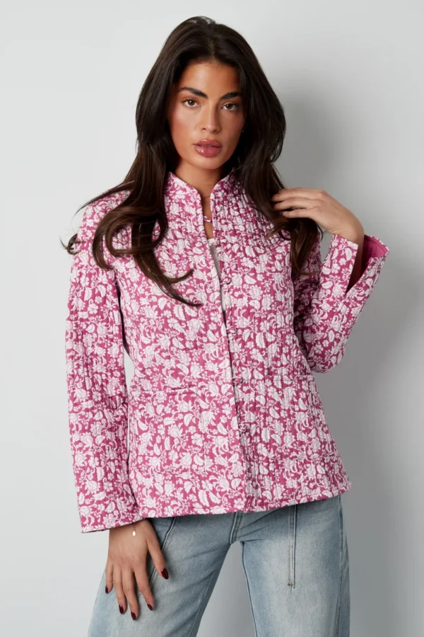 roze jasje met bloempatroon Roze dubbelzijdig jasje met bloemenprint